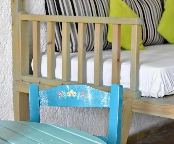 Mantos Rooms