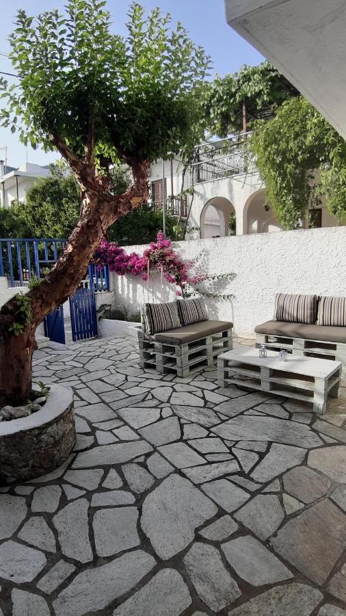 Mantos Apartment