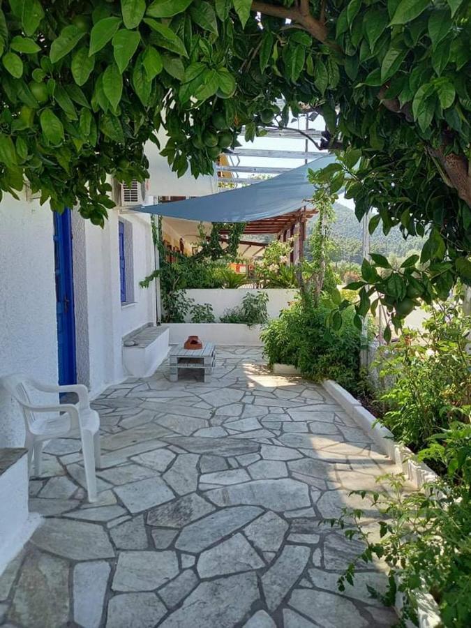 Apartment Mantos