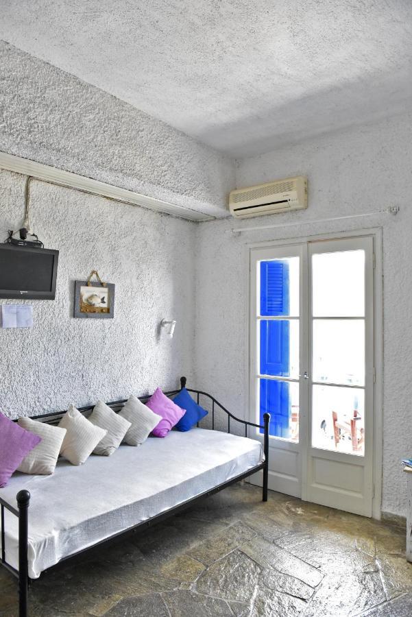 Mantos Apartment